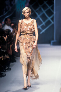 1251207486_Chloe1995WomenRTW33.thumb.jpg.7bfa7df30b6606c12424e488ea6e7709.jpg