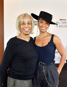 Alicia+Keys+Billboard+x+Amex+Impact+Brunch+Lckh7MjHO9Rx.jpg