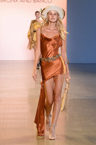 1292035469_BronxBancoRunwaySeptember2019NewYorkg1mnECvUw_9x.thumb.jpg.e05df80627b909500f8ffb57fffc10a7.jpg