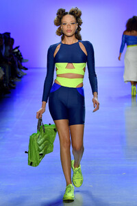 1302161316_ChromatSpringSummer2020NewYorkFashiongB1rhV1Xpb-x.thumb.jpg.c8ee71e4b4f9f0b3f4f0468332c7535b.jpg