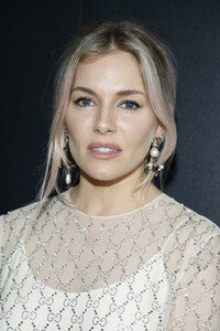 Sienna+Miller+American+Woman+New+York+Screening+RF3JdB0f5TRx.jpg