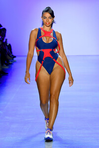 1368703521_ChromatSpringSummer2020NewYorkFashionHw_QrEThhHyx.thumb.jpg.b4ccc22e81ff21a107a941d31e5b4394.jpg