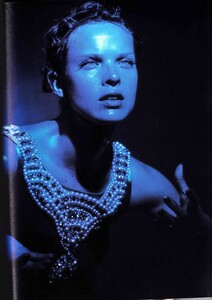 1399442160_PIPOCA-Numro56(September2004)-Performance-002.thumb.jpg.f2d11579727c68814cd855a34b2ca54c.jpg
