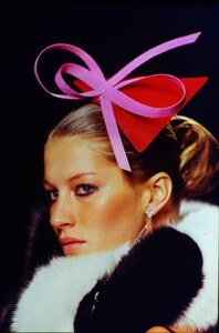 1422947644_gisele-runway-mix(7).thumb.jpg.b89507c17078d492171b7e587fe18c04.jpg