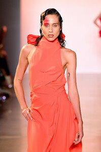 1451337213_ChristopherJohnRogersRunwaySeptember2019ZjqHIxUrXVsx.thumb.jpg.ff3ef7cc357b3f08dd8cdb2baa78cb94.jpg
