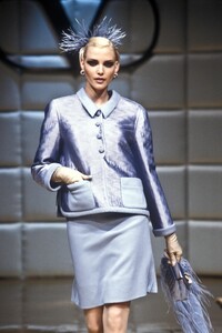 1453275407_Valentino1995HauteCouture26.thumb.jpg.2fb823775d00e024e994c7d3a9092b00.jpg