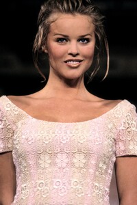 1474595660_VictorAlfaro1994WomenRTW2.thumb.jpg.803435e4ba99afb1072964dc36c7ef0c.jpg