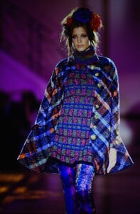 1532590695_versace-hc-fw-1993(3).thumb.jpg.6e4c1e955bb66c01c6bd9b906fa5a5a6.jpg