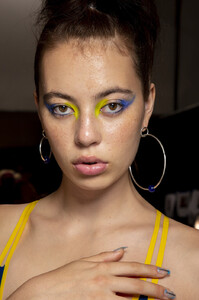 1545758138_ChromatSpring2020BackstageHxDDC3KIYNzx.thumb.jpg.b03e71cdb7ae5fafa2df70a23c84d8f4.jpg