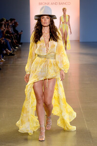 1547235700_BronxBancoRunwaySeptember2019NewYorkBuJ9yLP6HMpx.thumb.jpg.8757c7e97237bf3ed09b4e919ddc5bc1.jpg