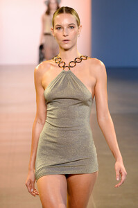 1558861268_BronxBancoRunwaySeptember2019NewYorkfGSJPhbXOlwx.thumb.jpg.18a7b3398d7e298e3c5fb48f2a7842ad.jpg