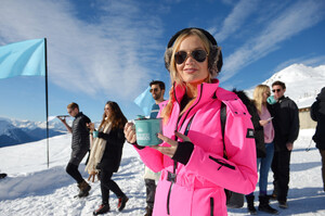 Laura+Whitmore+Casamigos+Snow+2019+XF8_c0TUn2Fx.jpg