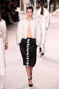 1591824594_ChanelMetiersArt20192020RunwayLeGrandKnJuqU3juK7x.thumb.jpg.6596adf0be131c0472b762749e80f1a5.jpg