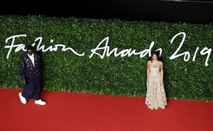 [1191530707] The Fashion Awards 2019 - Red Carpet Arrivals.jpg