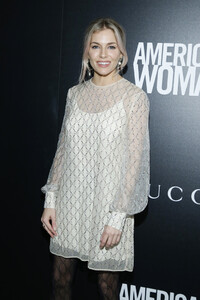 Sienna+Miller+American+Woman+New+York+Screening+wnLVpbRhrjax.jpg