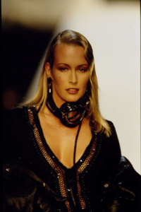 1664904123_dior(15).thumb.png.0a02bdfdebbdba935c325b44fbeaaf91.png