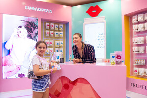 Maria+Sharapova+Meet+Greet+Candylicious+ERFjjty5IkUx.jpg