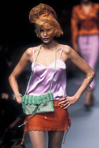 1737067860_Chloe1995WomenRTW13.thumb.jpg.6121d7adf25eb378e20afb65dabee2d8.jpg