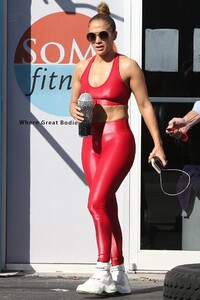        jen241219BZNimage135.jpg