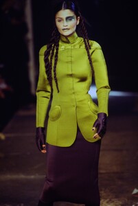 1763745114_JeanPaulGaultier1995Fall(11).thumb.jpg.2f19f36a8a716ac44ba21e5d59318ade.jpg