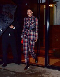         gig141219BZNimage105.jpg