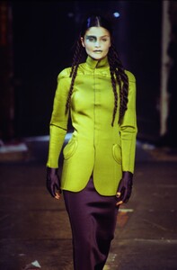 1787577273_JeanPaulGaultier1995Fall(12).thumb.jpg.0f421060e3bc28729259ff15b8d0db0d.jpg