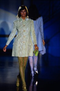 1841196191_versace-hc-fw-1994(6).thumb.jpg.b8cd6807d9b5645d2ec7c7c0a086c5f3.jpg