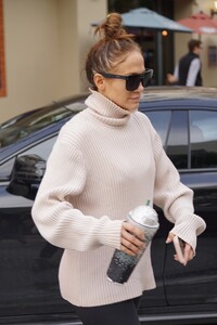        jlo301219BZNimage7.jpg