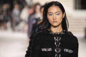 186268852_ChanelMetiersArt20192020RunwayLeGrandrpgqxFWVd5-x.thumb.jpg.3f1f0917104e438ef99ec559efc29590.jpg