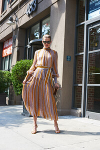 1898805443_NYFW2019byDaveBlake(298_NYFW_2019-09-1002_00.19).thumb.jpg.d15182fc3aa4bfbdff392e1c41e55a33.jpg