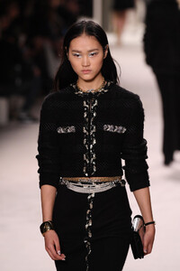1913883131_ChanelMetiersArt20192020RunwayLeGrandT58g7OAkBrox.thumb.jpg.14a79146d26238eb44c1cfcd083fed9c.jpg