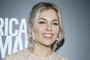 Sienna+Miller+American+Woman+New+York+Screening+ZQRrEdGh1epx.jpg