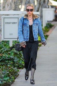         rob201219BZNimage112.jpg