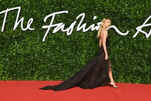 [1191483289] The Fashion Awards 2019 - Red Carpet Arrivals.jpg