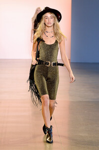 19410429_BronxBancoRunwaySeptember2019NewYorkQfIY_lesplFx.thumb.jpg.20b226299930bc73ede8b4582118422a.jpg
