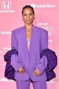 Alicia+Keys+Billboard+Women+Music+2019+Presented+_0QCNSMU9ypx.jpg