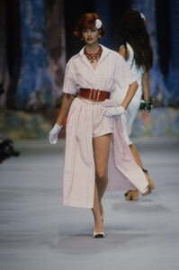 1976378044_linda-evangelista(9).thumb.jpg.520d16647f649bb9ab097511776a7d1d.jpg