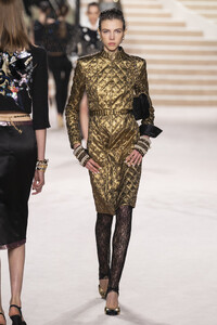 1988407351_ChanelMetiersArt20192020RunwayLeGrandHFNkSoypJKkx.thumb.jpg.5fd99d1c8e105107e87db72258bebd7e.jpg