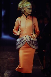 1999426517_JeanPaulGaultier1995Fall(13).thumb.jpg.548dc0633a85339fcb6490536bed7771.jpg