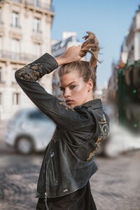 1d85d25416a7b13e186ef4efdfd7f242.thumb.jpg.e98577aa265f6352dbc46b21fb50e79f.jpg