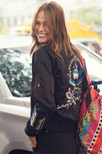 2012897568_BridgetKosRagBoneS-S20-NYFW19byDaveBlake(029_NYFW_2019-09-0708_06.11).thumb.jpg.d6e9c2416732d5fd1fcebf8c536e0d5b.jpg