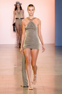 2029361767_BronxBancoRunwaySeptember2019NewYorkixPzh6ngP0Zx.thumb.jpg.881ba827eb6ddfaacf3cf3ae10dd4223.jpg