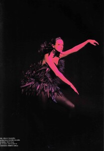 2043047586_PIPOCA-Numro56(September2004)-Performance-010.thumb.jpg.7588efcbc3dca9ee9fff21ed4d6f8fff.jpg