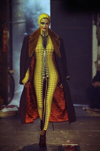 205182969_JeanPaulGaultier1995Fall(16).thumb.jpg.445fff7ddc377f55e2282294f231bf07.jpg