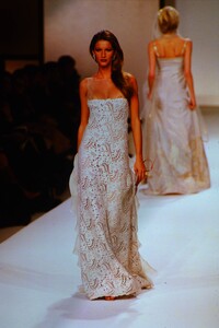 2078952223_gisele-runway-mix(20).thumb.jpg.29865c4978058af2070e8d400ff04675.jpg
