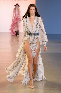 2103968983_BronxBancoRunwaySeptember2019NewYork9eteDCKzFIvx.thumb.jpg.35c82d7fb205763a58bb080d94969400.jpg