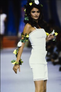 210611916_helena-christensen(5).thumb.jpg.2d585bed4ab4fd68d59378b803e2fcc8.jpg
