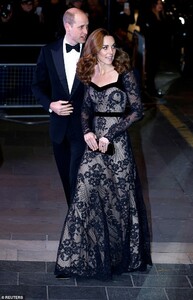 21167764-0-The_Duke_and_Duchess_of_Cambridge_complimented_each_other_perfec-a-11_1576062908857.jpg