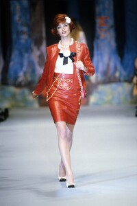 2119511784_linda-evangelista(5).thumb.jpg.e24ca7fe285796b122b248cf25a7edaf.jpg
