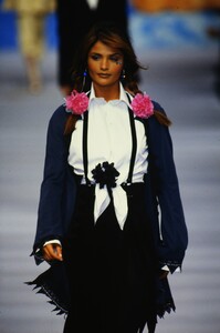 2139941464_chloe-ss-1993(7).thumb.jpg.d5197b0e9d2e5c796e397bfc099dab75.jpg
